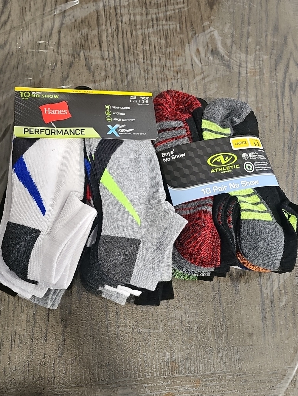 2 packs of boys' socks Shoe Size 3-9